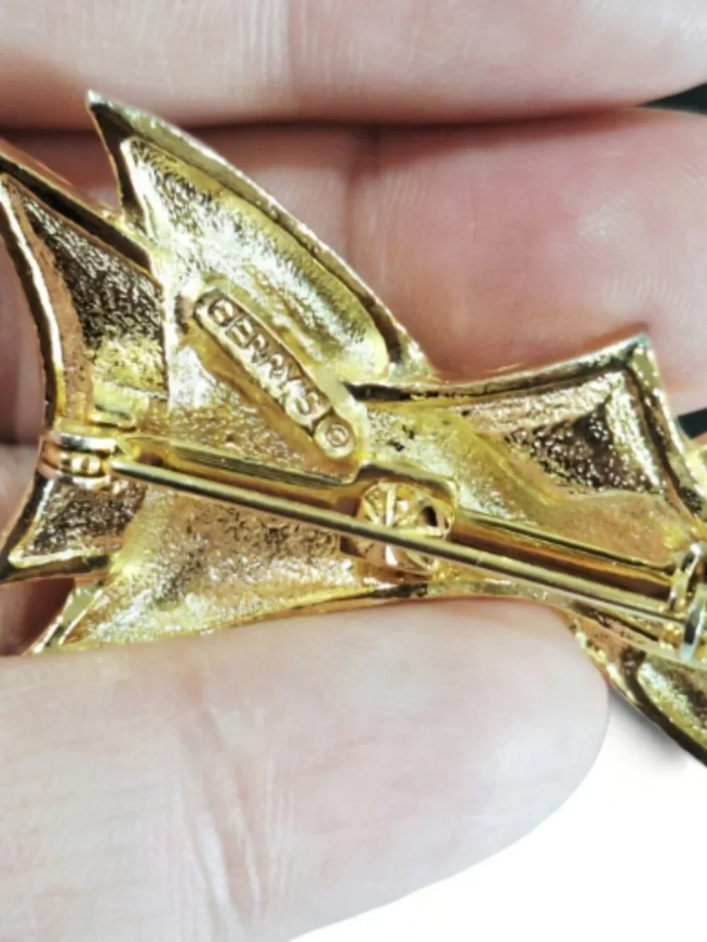 Vintage Gold Tone Abstract Sculptural Brooch Pin